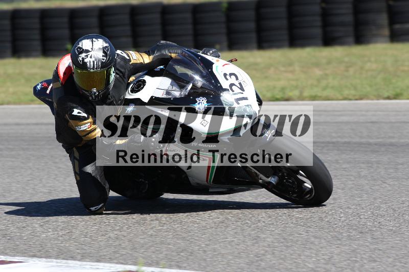 /Archiv-2025/48 25.08.2025 Cornu Master School ADR/rot-rouge/123